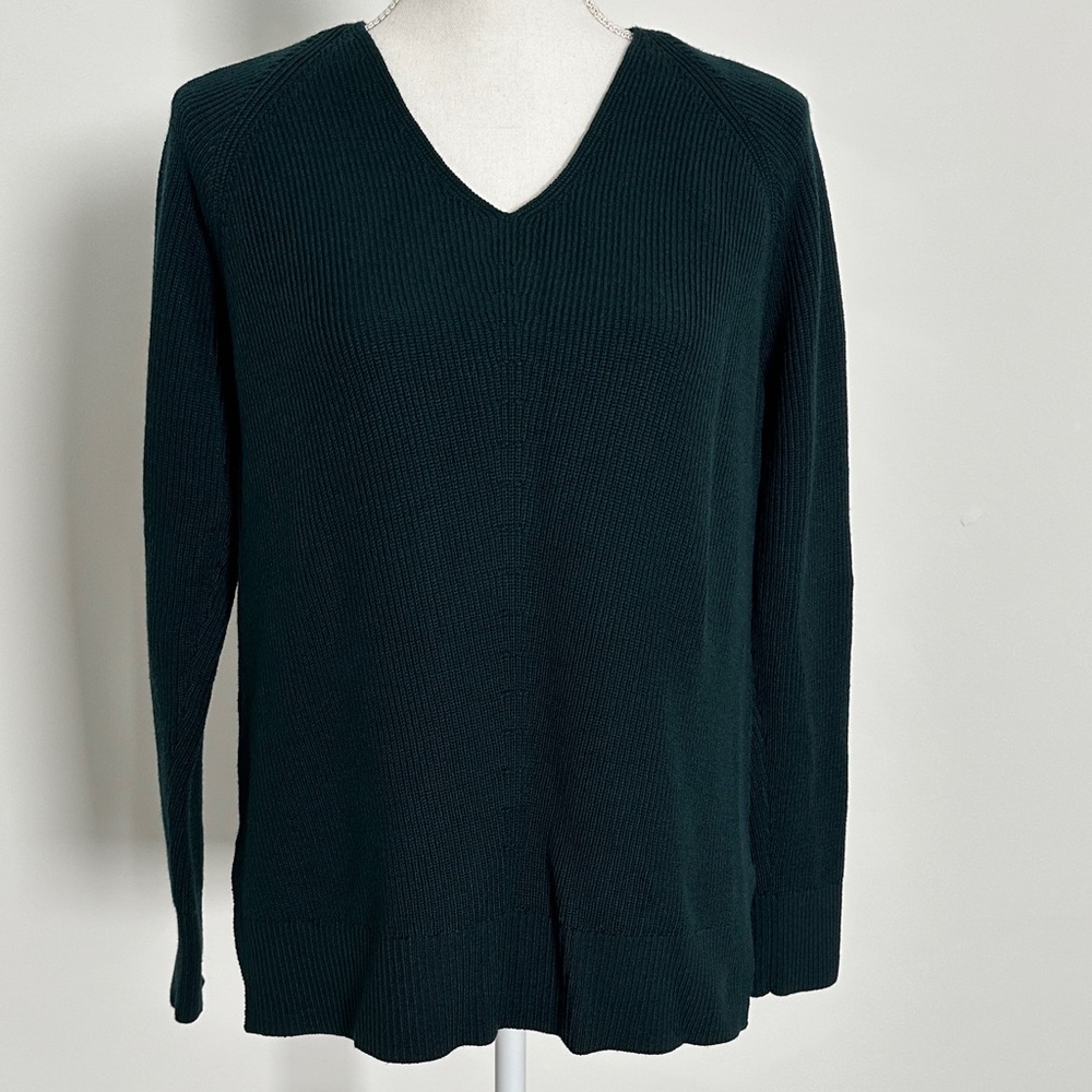 Athleta Deep Green V-Neck Sweater, New without tag